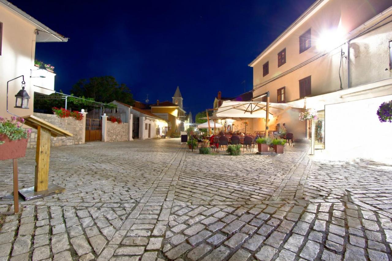 Apartment In Nin With Terrace, Air Conditioning, Wi-Fi Exterior foto